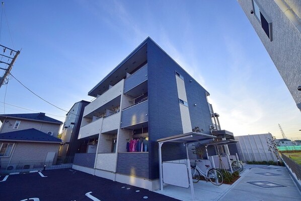 ヴィラ ストリアの物件外観写真